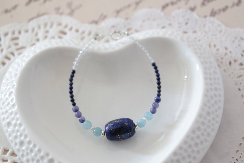 Noble fresh lapis lazuli bracelet - สร้อยข้อมือ - เครื่องเพชรพลอย สีน้ำเงิน