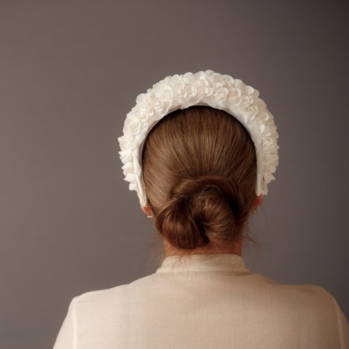 素晴らしいミランダ・カーをイメージしたブライダルフラワークラウン