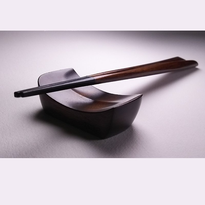 Table Object, Floating Chopsticks (wiped Urushi lacquer finish). - Chopsticks - Wood Brown
