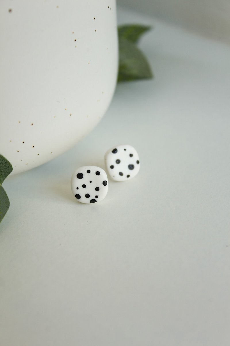Polymer Clay Earrings: cute collection - adorable cute small handmade earrings - 耳環/耳夾 - 黏土 白色