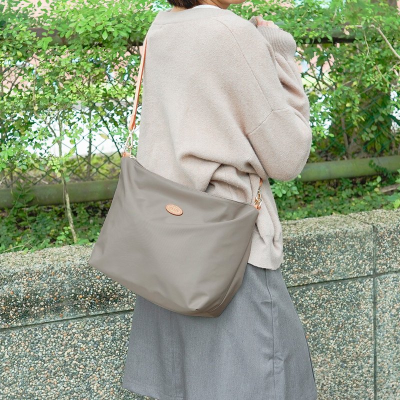 Light, simple, large-capacity dual-purpose dumpling bag 83167 (rock gray) - กระเป๋าแมสเซนเจอร์ - ไนลอน 