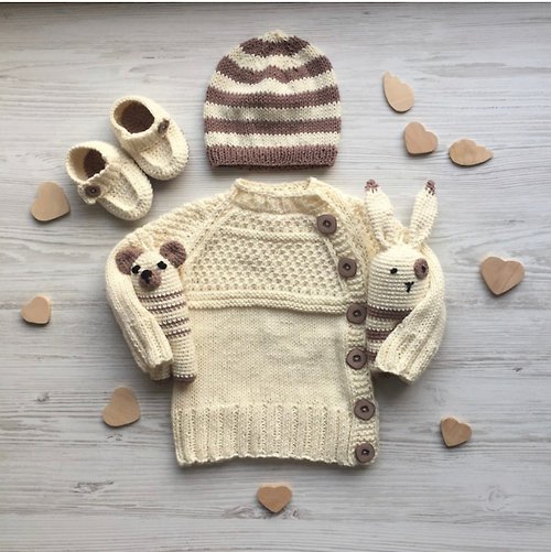 V.I.Angel Hand knit clothing set for baby boy: sweater, hat, booties. Take home outfit.