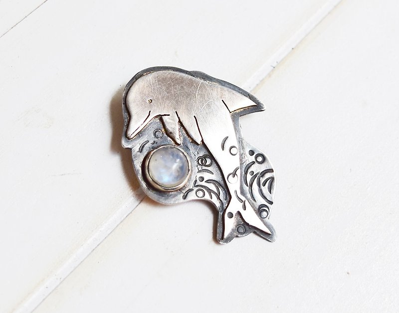 Moon dolphins - Brooches - Other Metals Khaki
