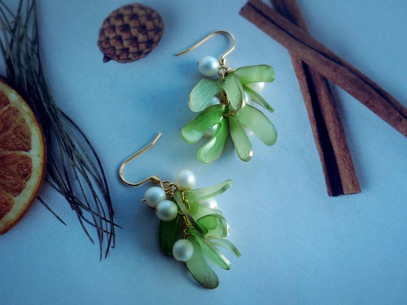 Green  Mistletoe earrings - Earrings & Clip-ons - Plastic Green