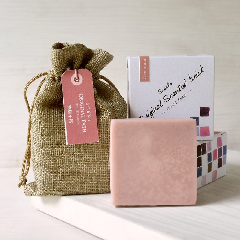 Elegant floral fragrance │ Geranium Garden Essential Oil Fragrant Brick │ Handmade - Fragrances - Wax Pink