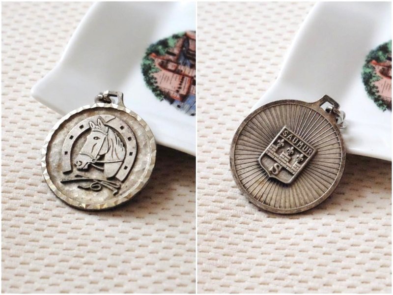 French Vintage Equestrian Medallion - Badges & Pins - Silver Silver