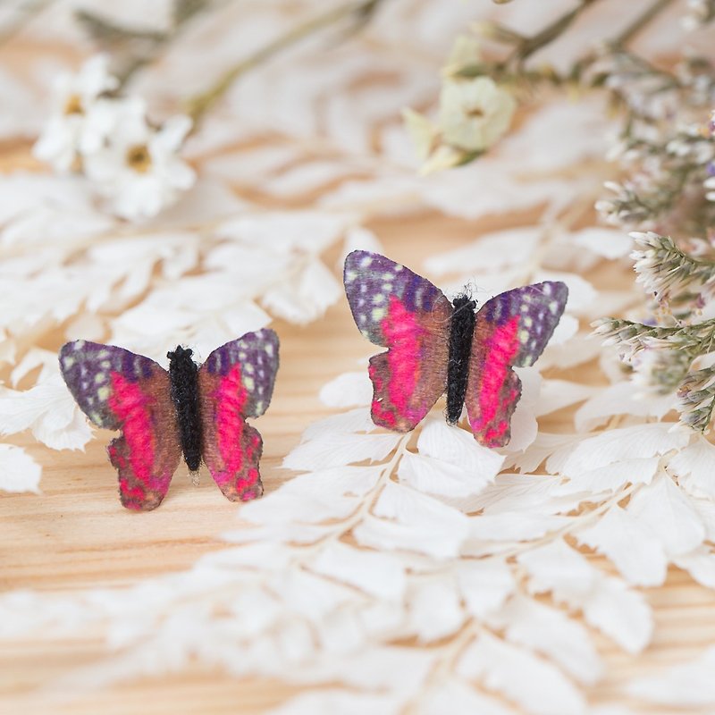 "Three cat cat hand flower" simulation small cloth butterfly ear acupuncture purple pink - ต่างหู - เส้นใยสังเคราะห์ สีแดง
