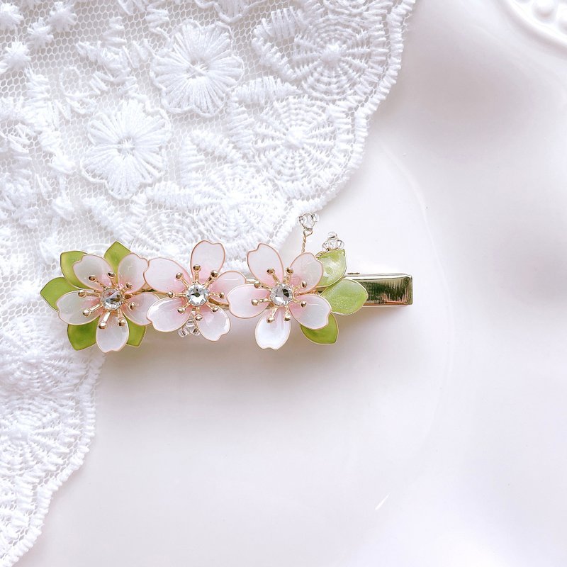 【Spring Cherry Hair Clip】Resin crystal flower hair ornament silk scarf clip - เครื่องประดับผม - เรซิน 