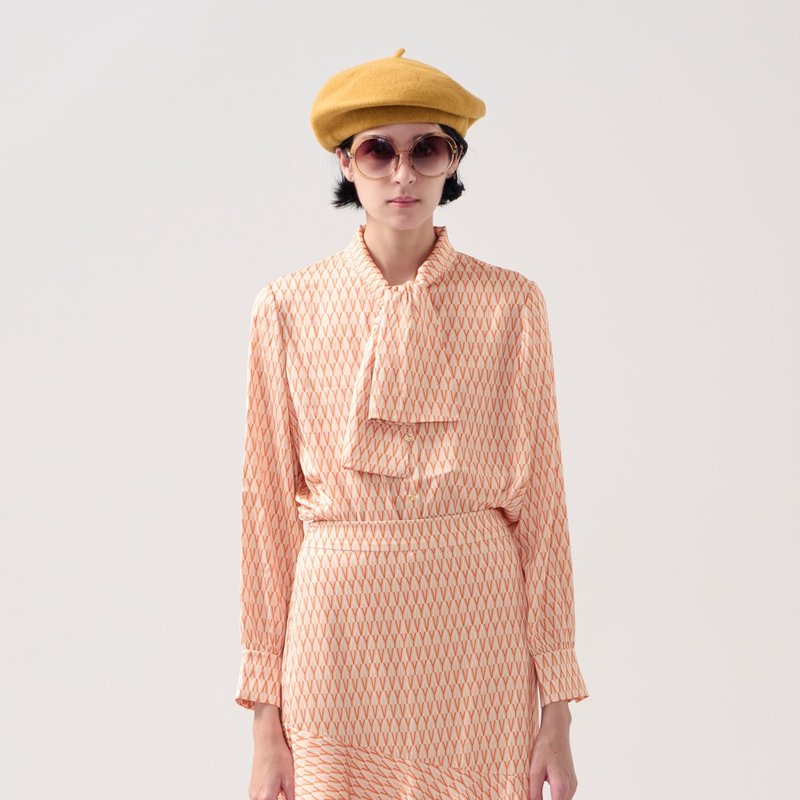 AVVJOY | Colorful orange satin shirt, long sleeves, loose peach pink and orange bow tie - เสื้อผู้หญิง - เส้นใยสังเคราะห์ 