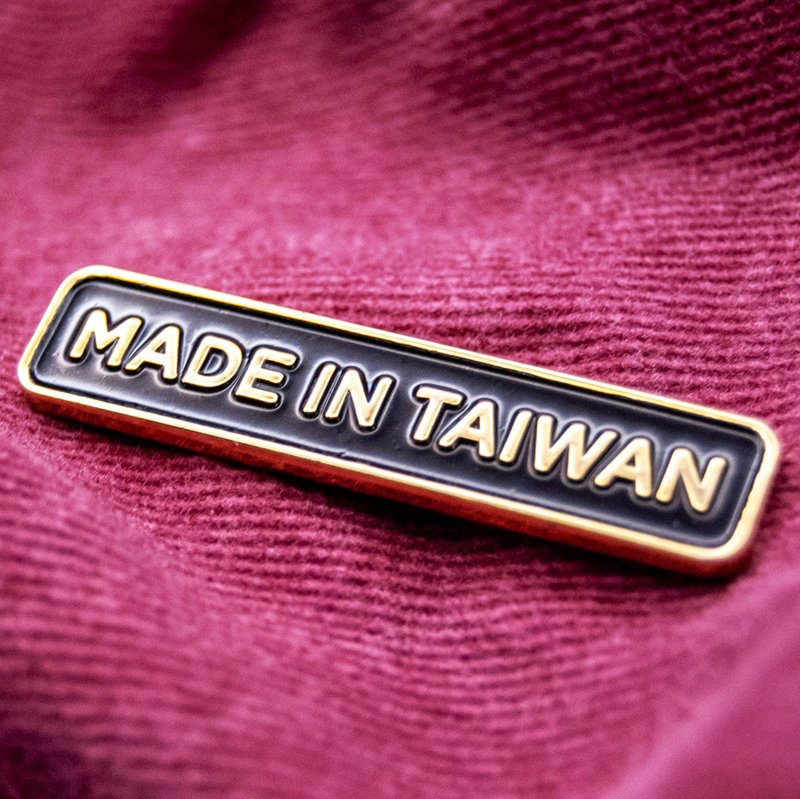 BURA Made in Taiwan Gold Enamel Pin - Brooches - Enamel Gold