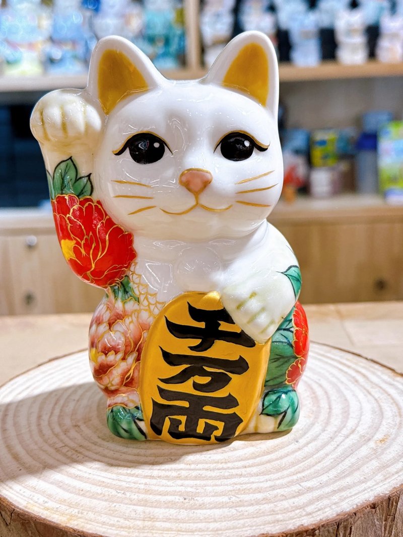 【孔舞迎祥】日本清水燒招財貓 | 色繪 - 孔雀 - 擺飾/家飾品 - 瓷 白色