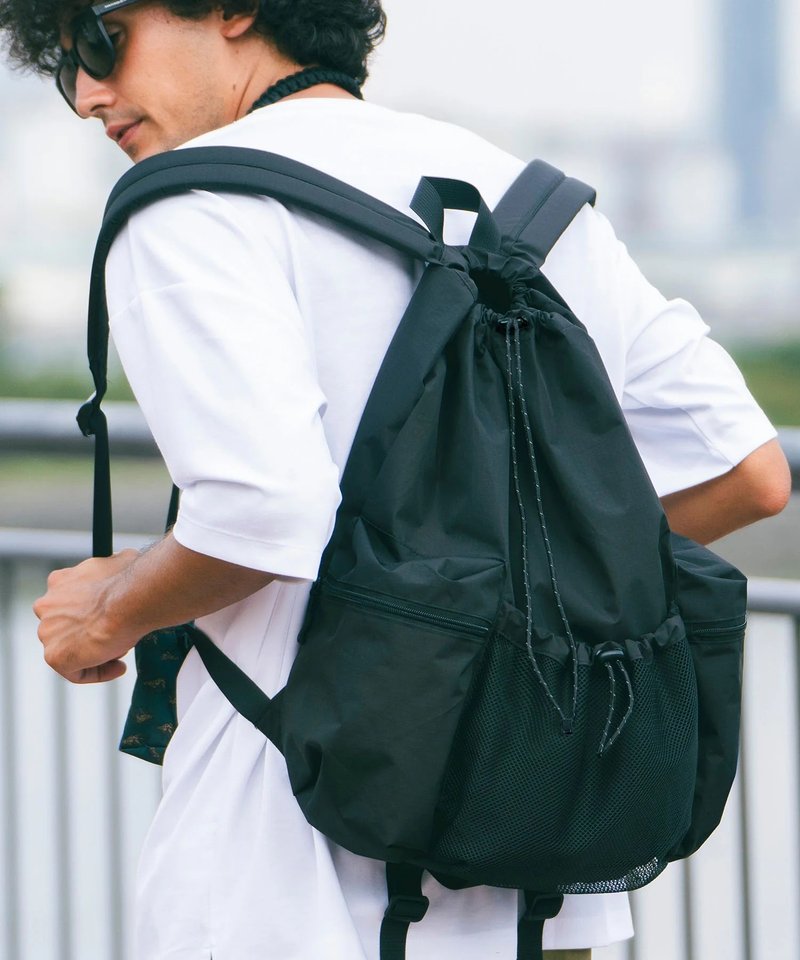 [Popular Pre-order] KIU Stowable Ultra-Light Large Capacity Drawstring Backpack 28L (3 Colors) K365 Invoice Included - กระเป๋าเป้สะพายหลัง - เส้นใยสังเคราะห์ หลากหลายสี