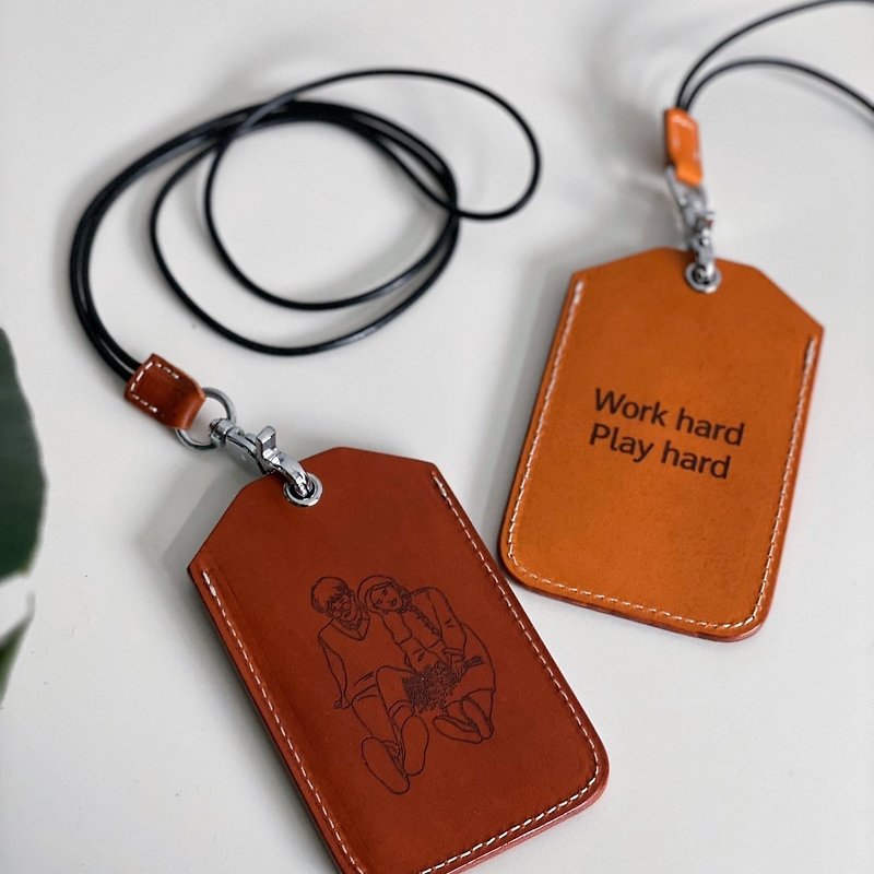 【Customized gift】Vegetable tanned leather card holder Genuine leather material can be designed with engraved images/texts - ที่ใส่บัตรคล้องคอ - หนังแท้ สีนำ้ตาล