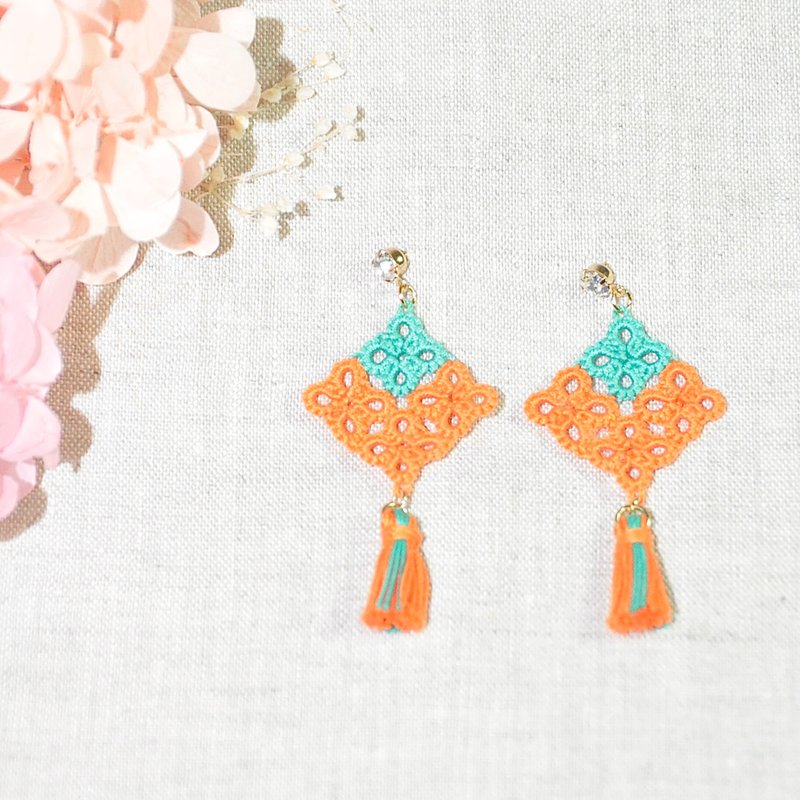 【Made To Order】Mosaic Square Tassel Earrings Tatting – Pumpkin - ต่างหู - งานปัก สีส้ม