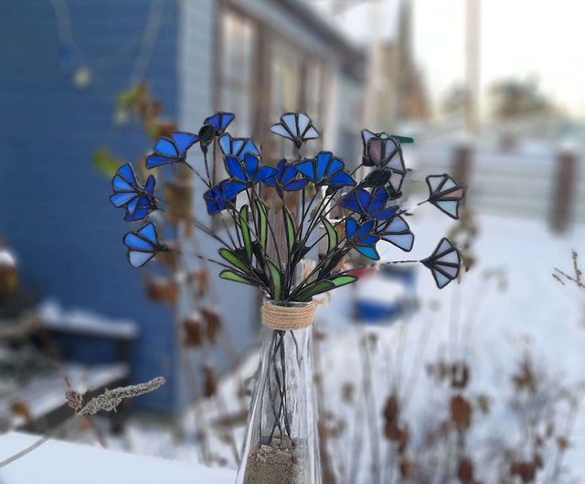 ヤグルマギクの花束、ユニークな手作りのステンドグラスの花の装飾、青い装飾品 - ショップ InnaStainedGlassCrafts 置物 -  Pinkoi