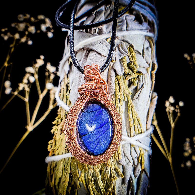 [Quiet Galaxy] Metal wire braided labradorite necklace - สร้อยคอ - คริสตัล สีน้ำเงิน