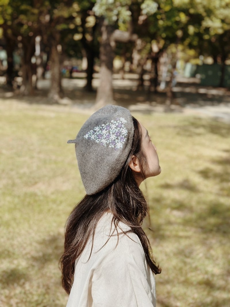 花卉款式手刺繡羊毛帽 - 帽子 - 羊毛 