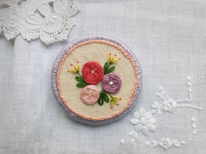 Embroidery Brooch (Warm May) - เข็มกลัด - งานปัก 