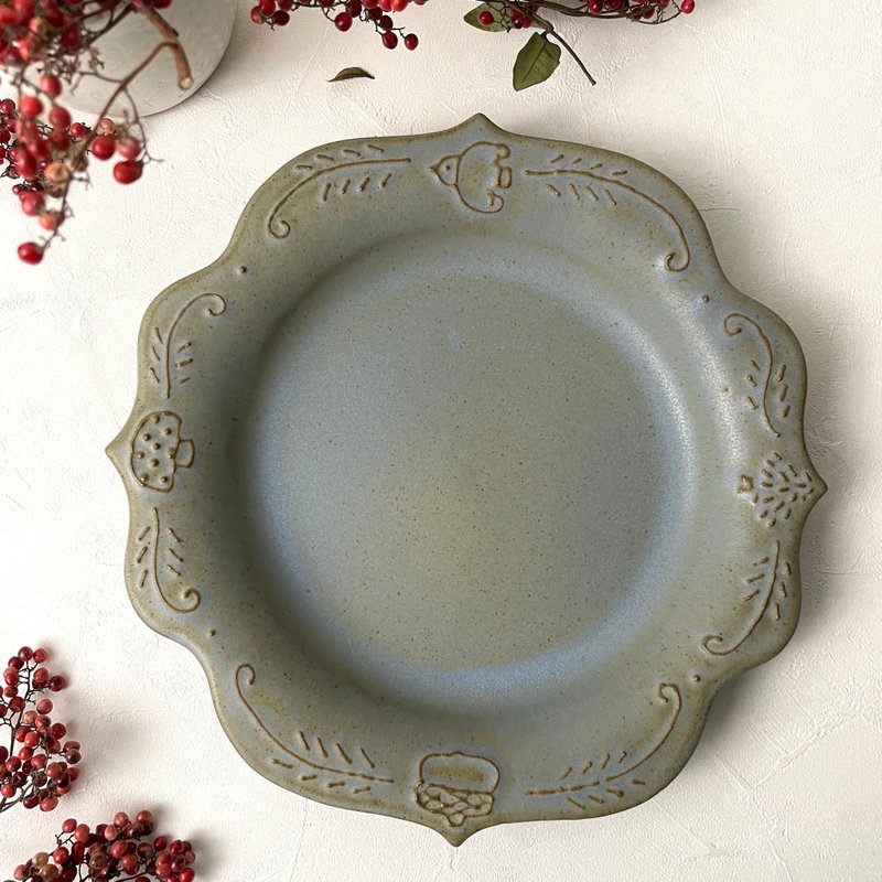 [Komaru Forest Relief] Ancient Teal 20 cm European style relief plate - Plates & Trays - Pottery Blue