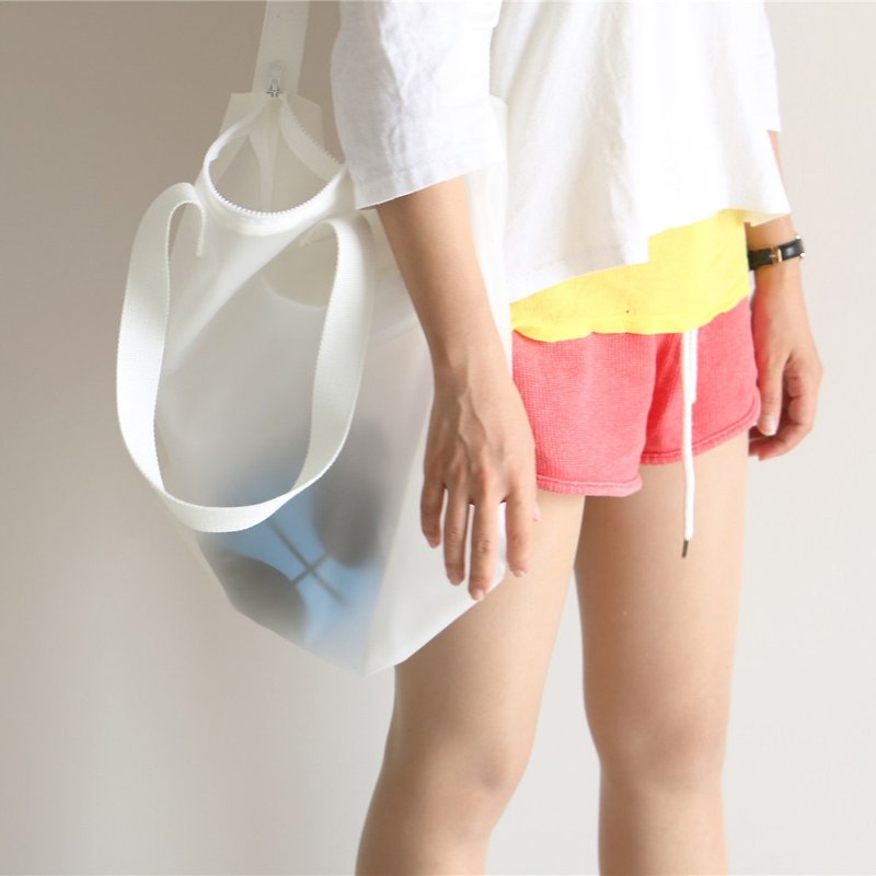 MingenHandiwork transparent waterproof shoulder bag diagonal bag PU18002 - กระเป๋าแมสเซนเจอร์ - วัสดุกันนำ้ ขาว