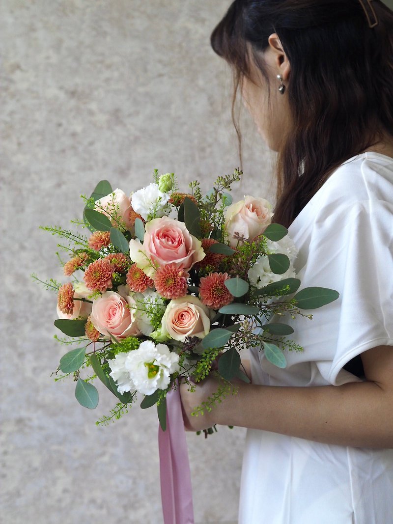 Pink and Orange Bridal Bouquet - ช่อดอกไม้แห้ง - พืช/ดอกไม้ สึชมพู