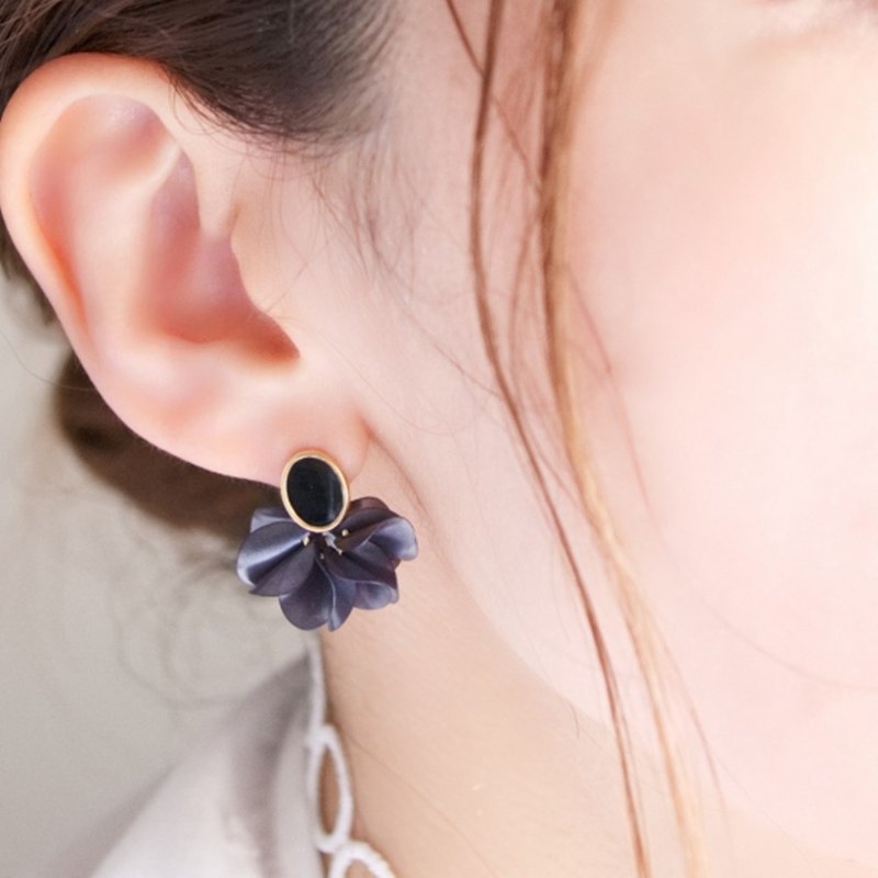 Flower bloom frills antique earrings / Clip-On | 18Kgp | Black frills - Earrings & Clip-ons - Other Materials Black