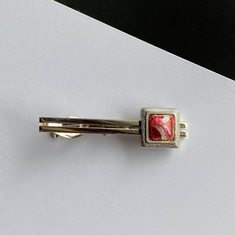 Feather [Ruby Ruby] Cloisonne Tie Clip Pure Silver Wired Cloisonne - เนคไท/ที่หนีบเนคไท - วัสดุอื่นๆ สีแดง