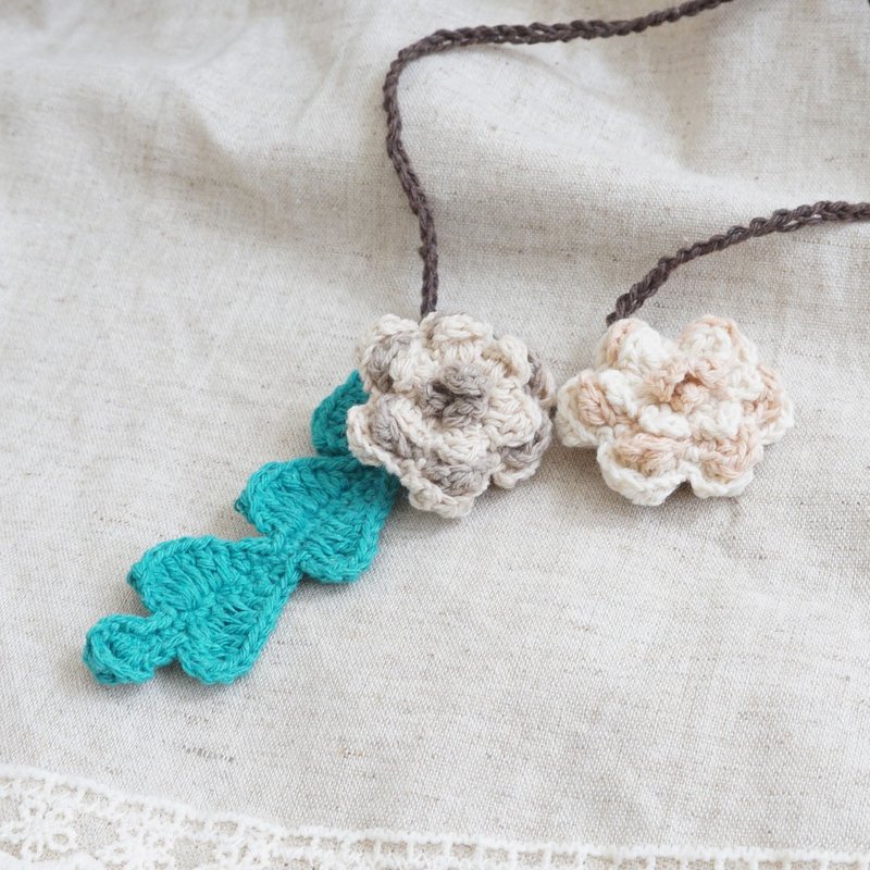 Forest Breathing Weaving* Customized hand-woven two-color pattern braided leaf brooch necklace - Necklaces - Cotton & Hemp 