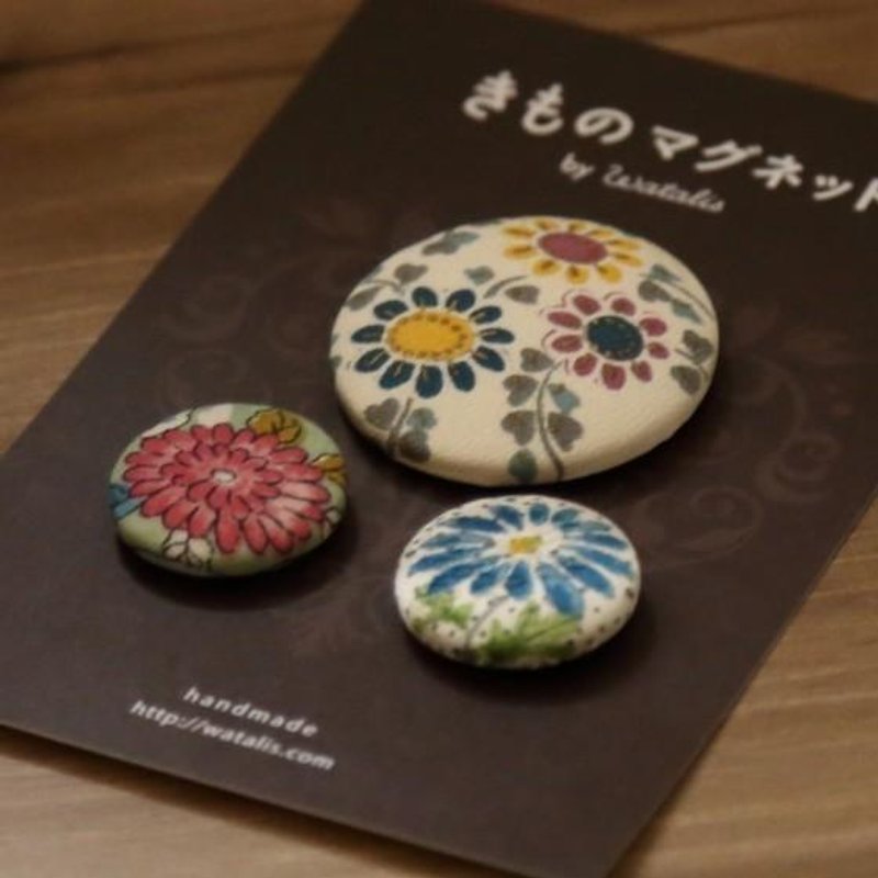 Magnet premium for chrysanthemum kimono magnet 【Flower C】 - แม็กเน็ต - ผ้าไหม สีน้ำเงิน
