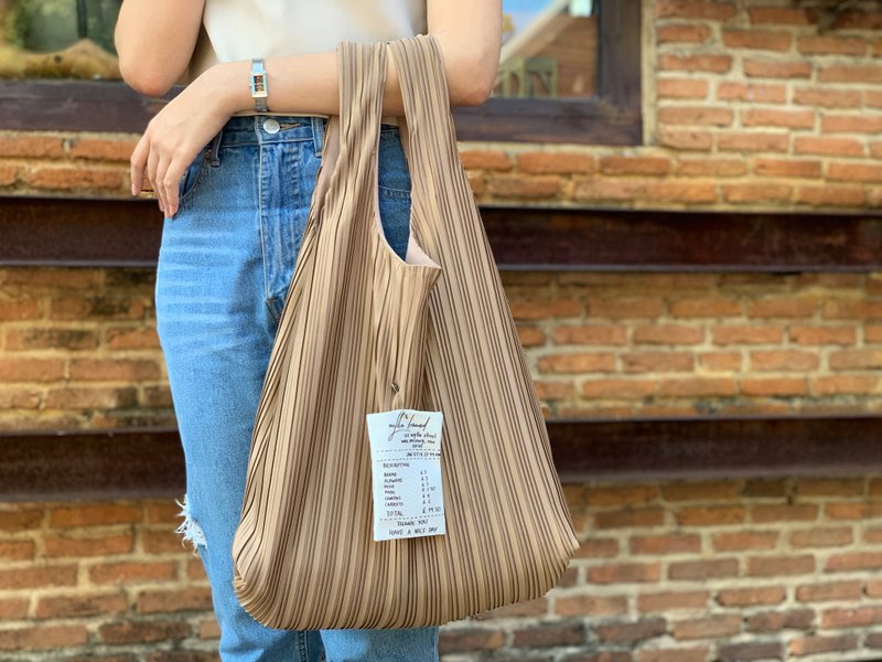 Wyllabrand Pleated bagToffee nut - 手提包/手提袋 - 其他材質 卡其色