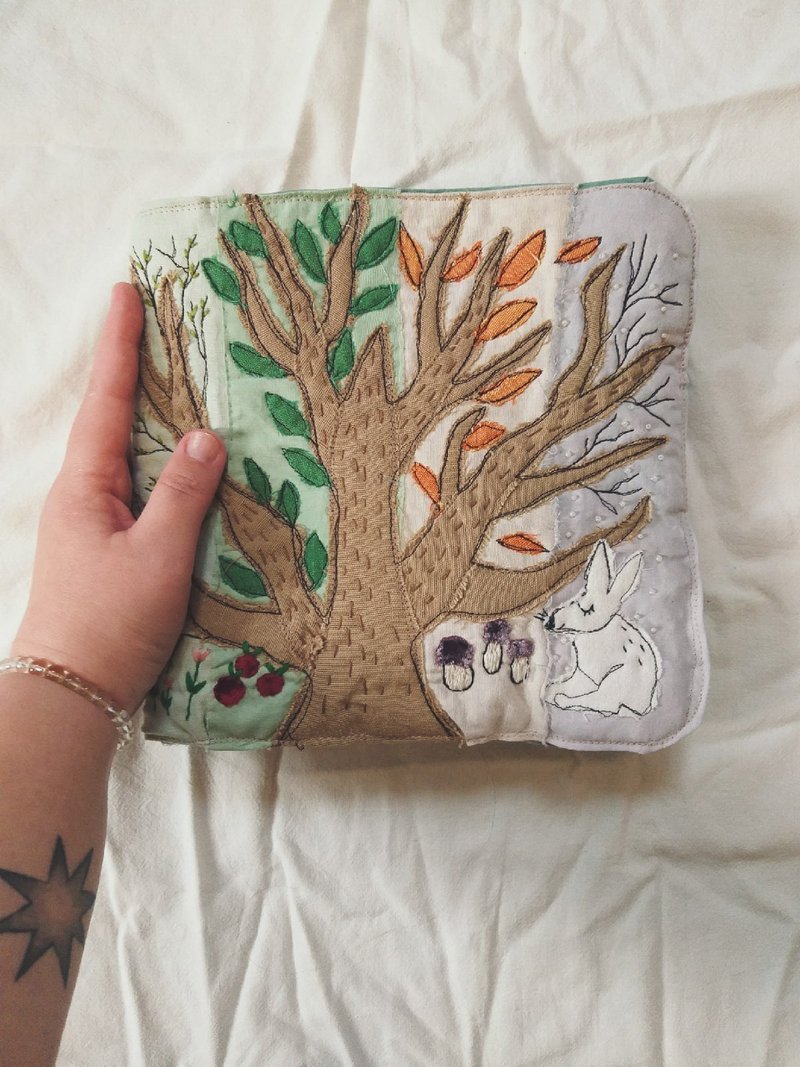 独一无二.私人订制. A gift for the 1st birthday. Book in BOHO style. 4 seasons of nature - 兒童繪本/故事書 - 其他材質 綠色