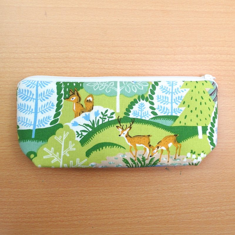 Free forest pencil case pencil case - กล่องดินสอ/ถุงดินสอ - ผ้าฝ้าย/ผ้าลินิน สีเขียว