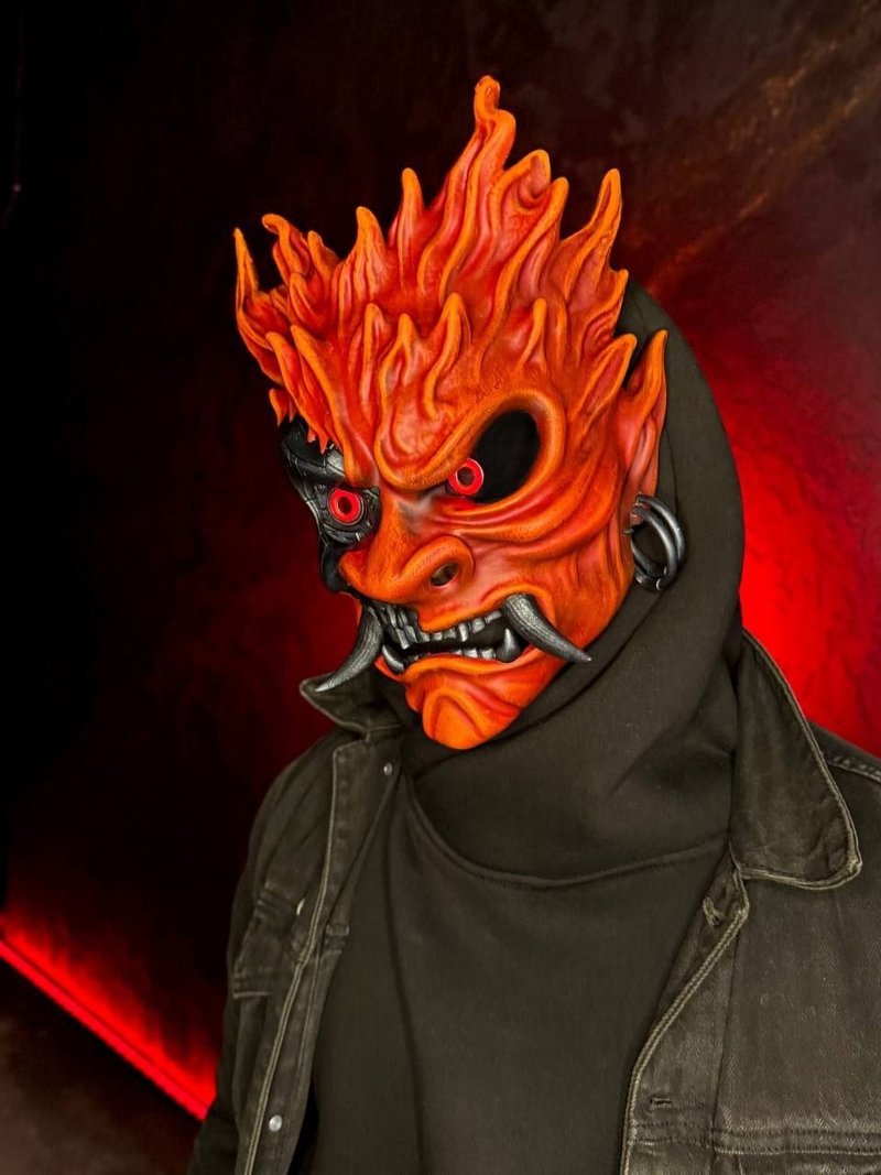 Cyberpunk Mask Oni, Cyberpunk 2077 mask, Samurai mask, Japanese Oni Mask - 口罩/口罩收納套 - 樹脂 紅色