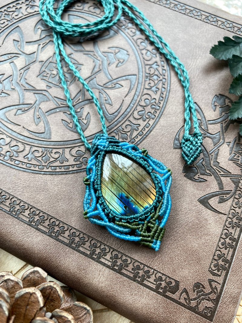 P76 Bohemian ethnic style South American Wax thread braided labradorite necklace long necklace - Necklaces - Gemstone Green