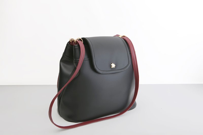 Taiwan original/CLM vegan leather/ring buckle bag_black red - กระเป๋าเป้สะพายหลัง - น้ำยาง สีดำ