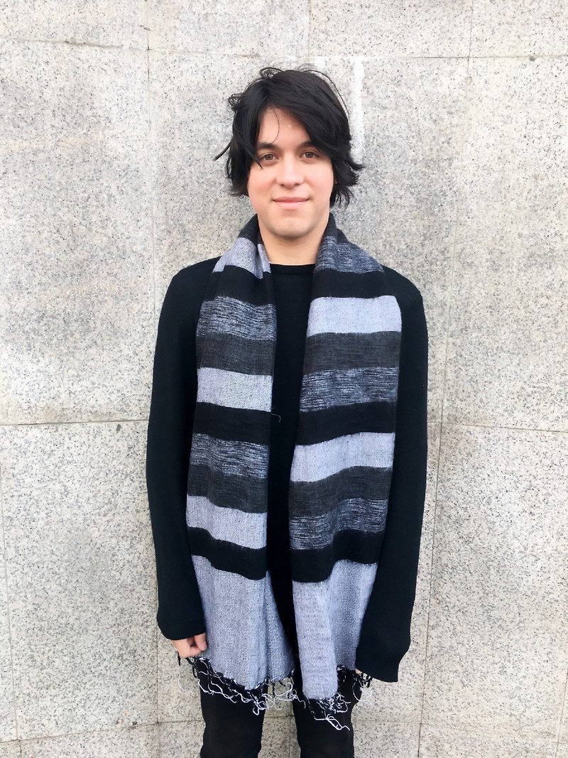 尼泊爾手工厚織氂牛毯 披肩圍巾-黑白灰條紋配色 - 絲巾 - 其他材質 黑色