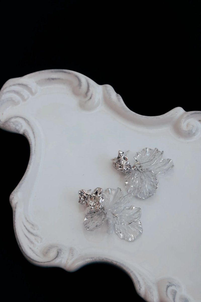 COR-DATE / Silver Flower Language / Petal Earrings - ต่างหู - วัสดุอื่นๆ 