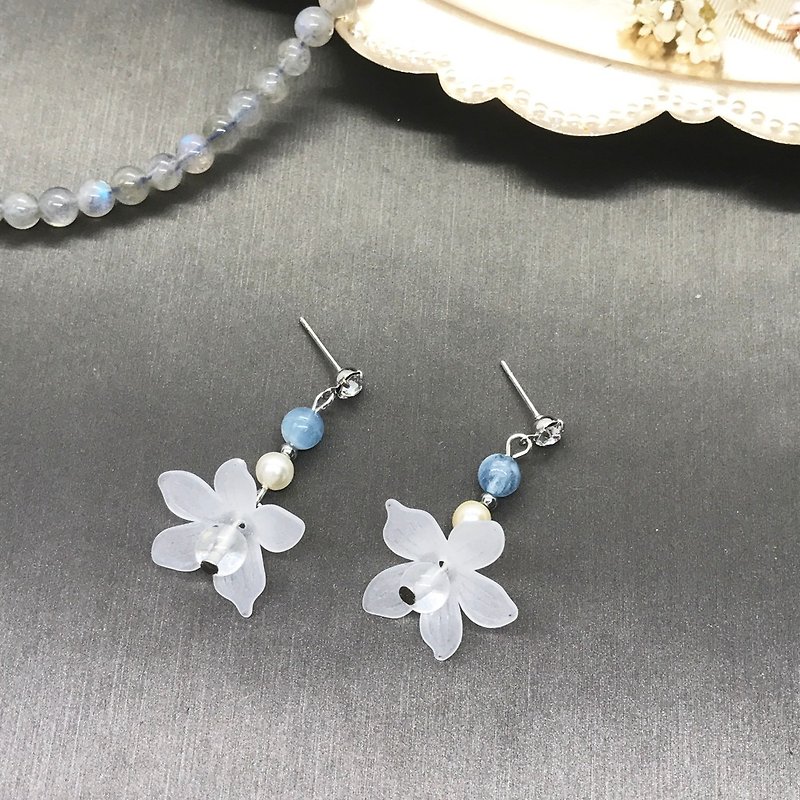 Uesugi Flower-Frosted Petal Aquamarine Pearl Long Drop Earrings - Earrings & Clip-ons - Gemstone Blue