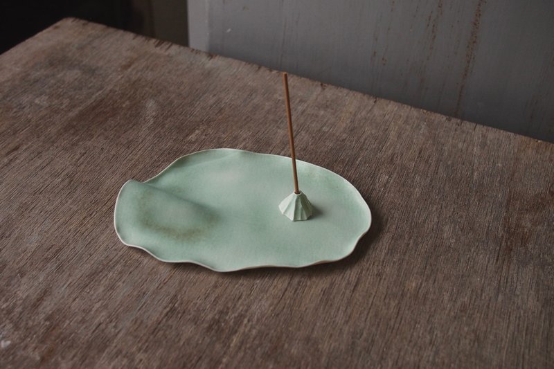 Qingshan Green Incense Sticks Disc/ Incense/ Ceramics - เทียน/เชิงเทียน - ดินเผา สีเขียว