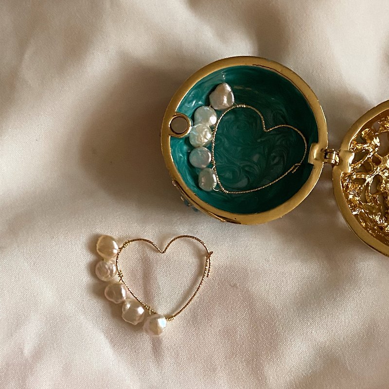Mini Mirror Heartbeat - Earrings & Clip-ons - Pearl 