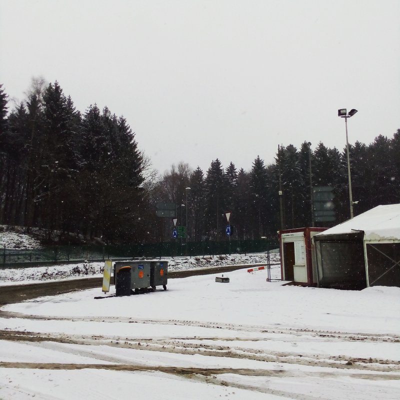 下雪的伯恩│Snow in Bern│英國沖印│精緻裱褙│2025 - 海報/掛畫/掛布 - 紙 白色