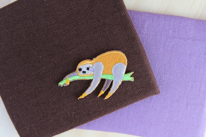 Soft Sloth-Self-adhesive Embroidered Cloth Sticker Small Sloth Series - งานไม้/ไม้ไผ่/ตัดกระดาษ - กระดาษ 