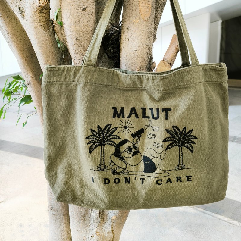 I Don't Care Embroidery | Tote Bag (Dark Green) | malut - กระเป๋าแมสเซนเจอร์ - ผ้าฝ้าย/ผ้าลินิน 