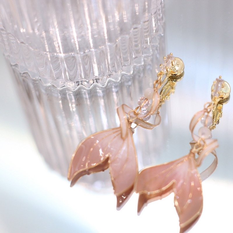 Embrace of Flora | Embrace of Flora - Earrings & Clip-ons - Resin Pink