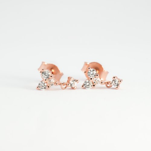 Isha Jewelry 純銀輕珠寶 法式小愛心純銀耳環 | 輕珠寶系列。可愛甜美。兩色可選