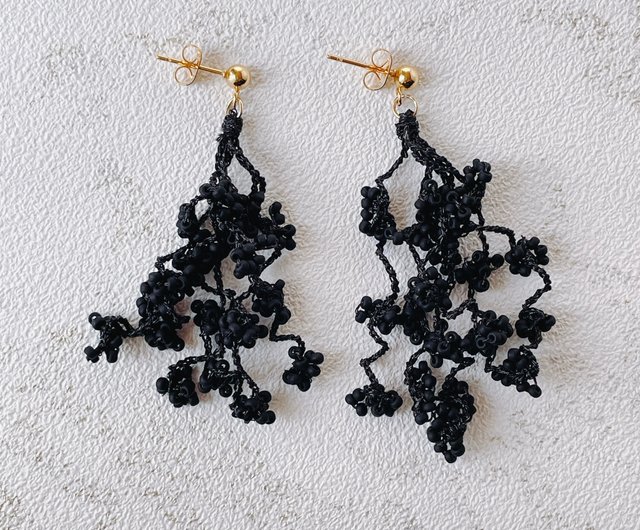 ビーズタッセルピアス・イヤリング/ブラック - Shop yolii Earrings