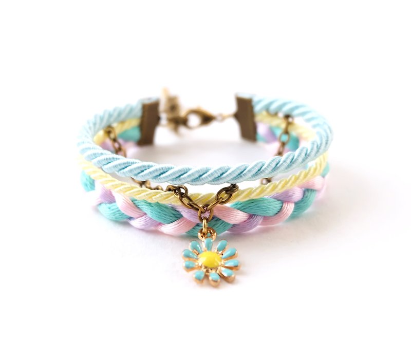 Blue-yellow flower layered bracelet in light mint / young corn / lavender - 手鍊/手鐲 - 其他材質 多色