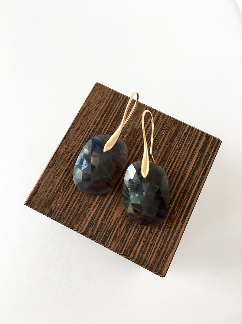Sapphire rose cut hook-earring SV925 - Earrings & Clip-ons - Semi-Precious Stones Blue