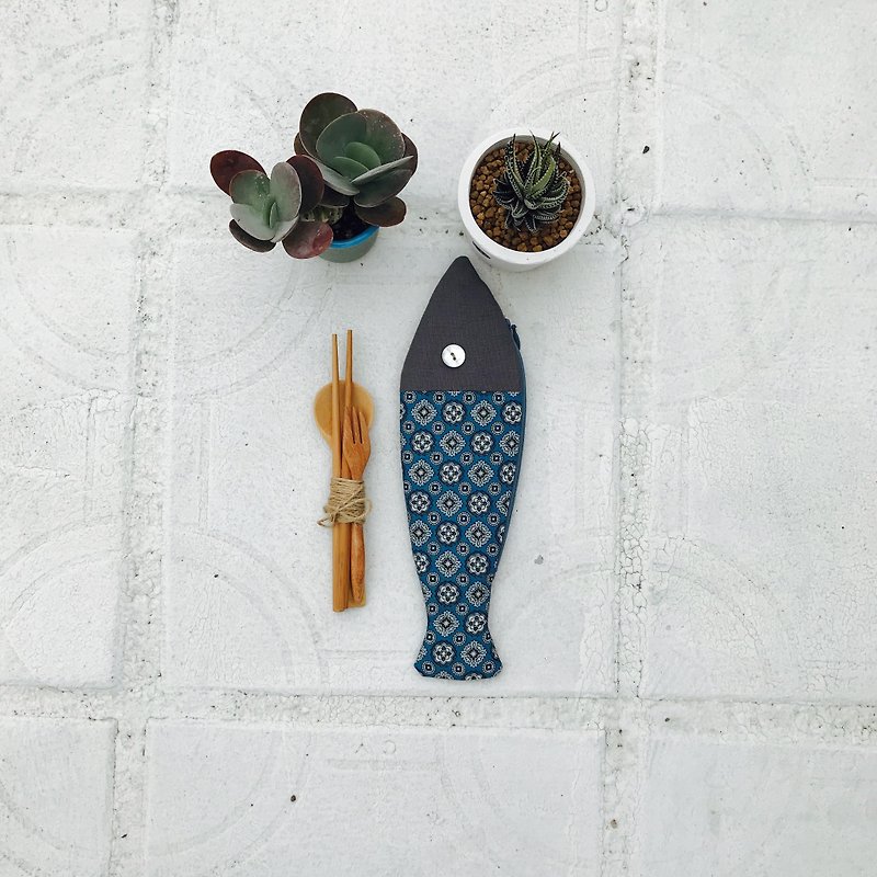 There is a fish in my house. Tableware Eco Bag 032509C - Cutlery & Flatware - Cotton & Hemp Blue