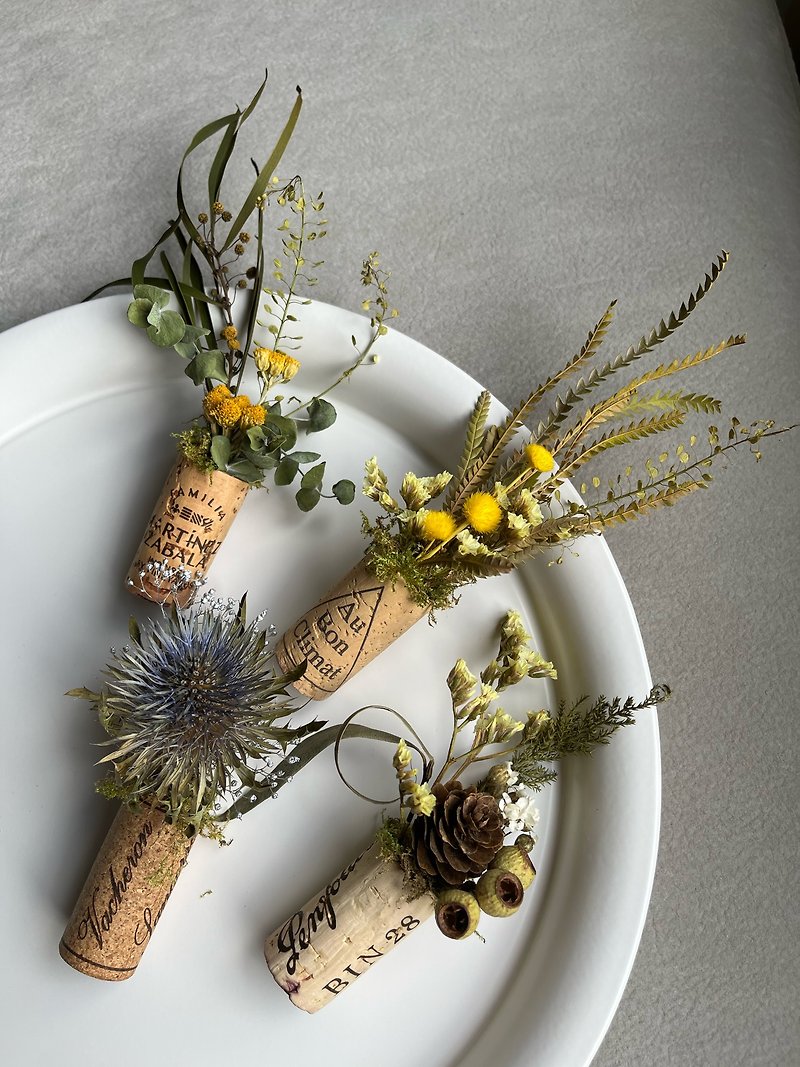 Mini dried flower cork magnet, wildflower-style, staying seasonal - ของวางตกแต่ง - พืช/ดอกไม้ 